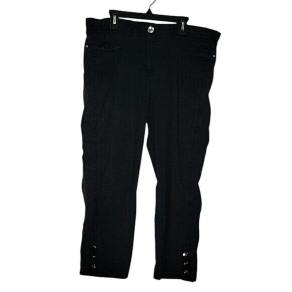 CHICO'S Black Cropped Pants‎ With Button Details & Pockets Womens Size 10 Casual - Picture 2 of 8